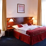 Grand 3* Řevnice