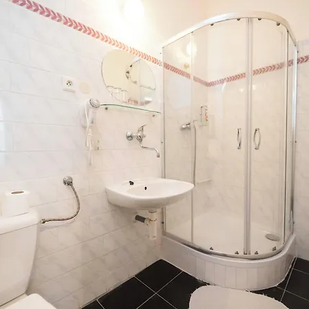 Grand 3* Řevnice